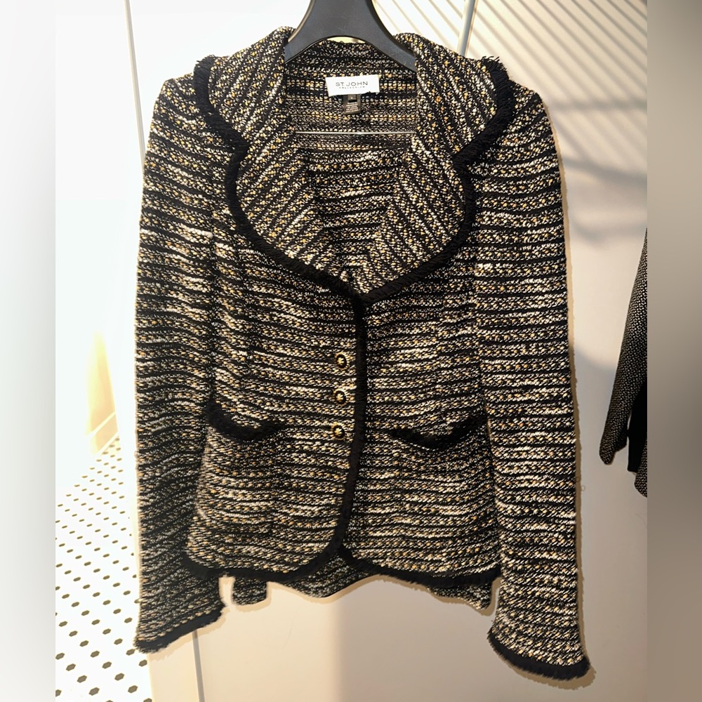 St. John Collection - Size 4 - Skirt Suit